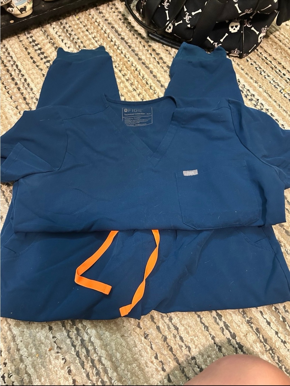 FIGS Figs MP top and large bottom joggers set